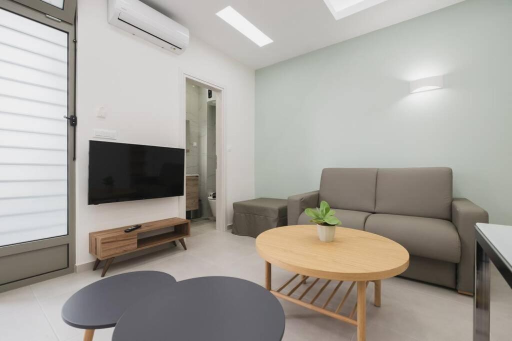 Peris 3 - Central Apt Near Old Town - Ac, Wifi Chania  Exterior photo