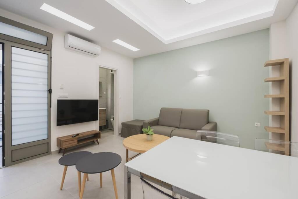 Peris 3 - Central Apt Near Old Town - Ac, Wifi Chania  Exterior photo