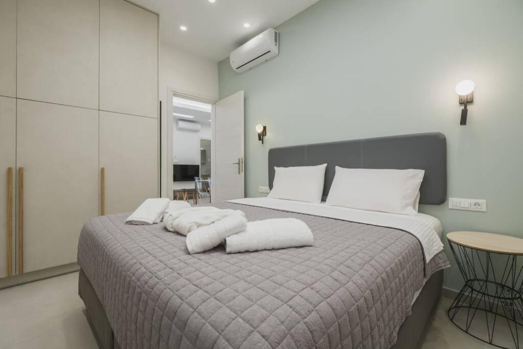 Peris 3 - Central Apt Near Old Town - Ac, Wifi Chania  Exterior photo