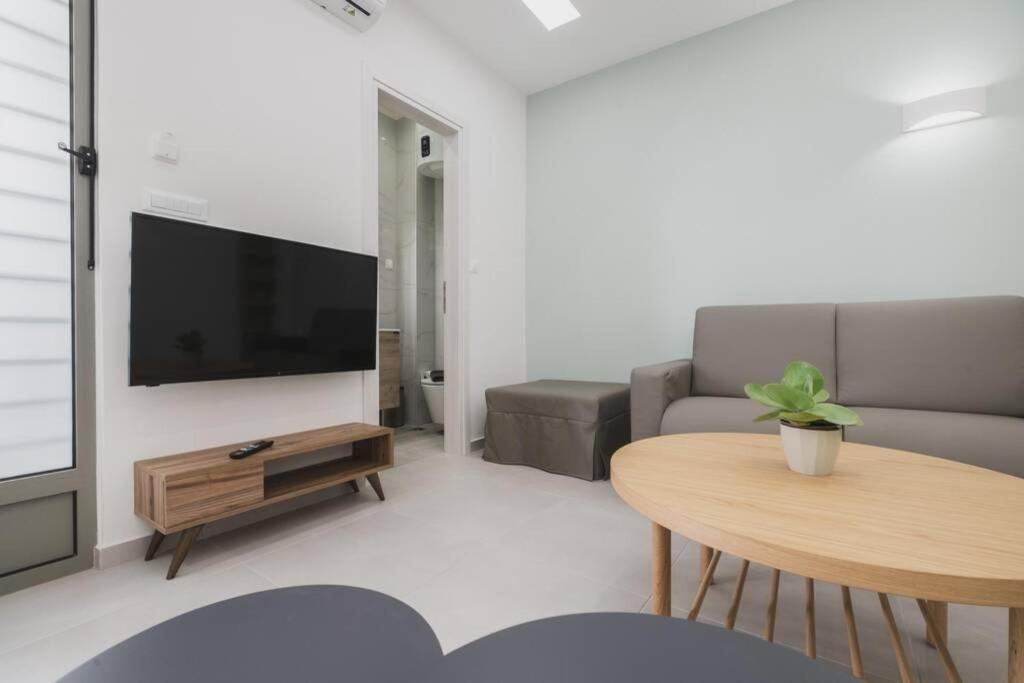 Peris 3 - Central Apt Near Old Town - Ac, Wifi Chania  Exterior photo